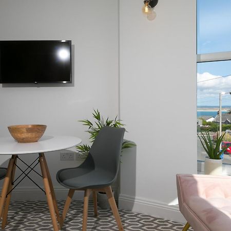דירות St Ives Seabreeze 3 - Seaview & Parking מראה חיצוני תמונה