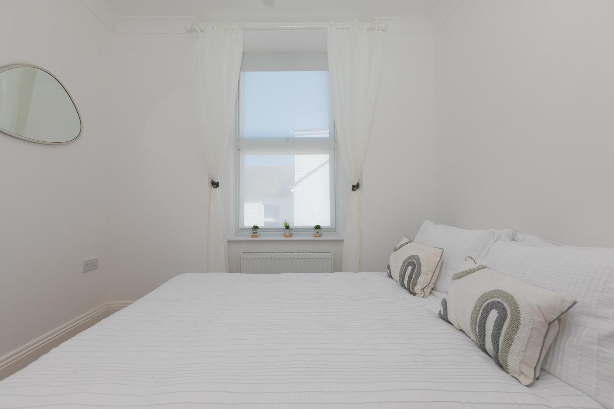 דירות St Ives Seabreeze 3 - Seaview & Parking מראה חיצוני תמונה