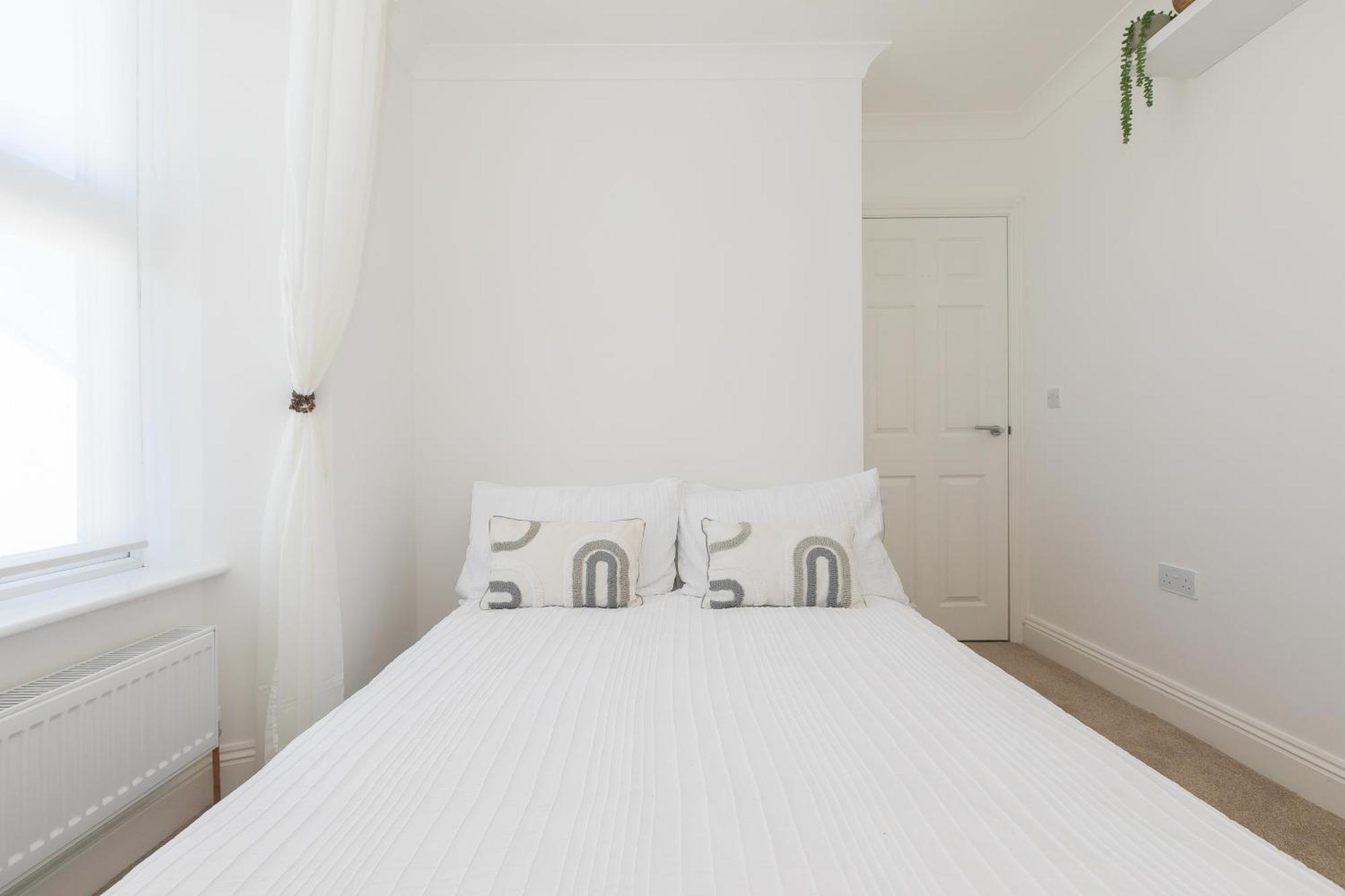 דירות St Ives Seabreeze 3 - Seaview & Parking מראה חיצוני תמונה